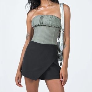 Black shorts princess Polly